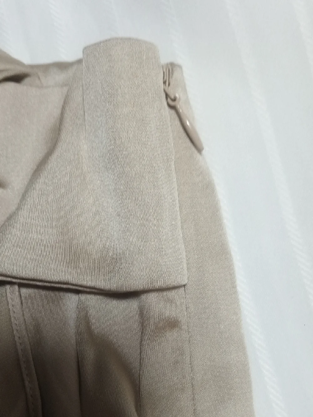 Club Monaco Cream Wrap-Detail Satin Midi Skirt